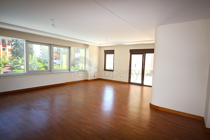 شقة باربع غرف نوم في أنطاليا ضمن مجمع سكني فاخر 