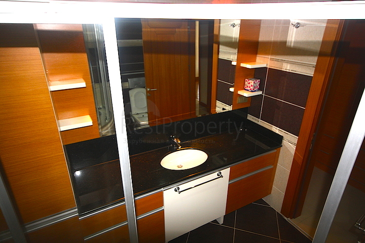 شقة باربع غرف نوم في أنطاليا ضمن مجمع سكني فاخر 