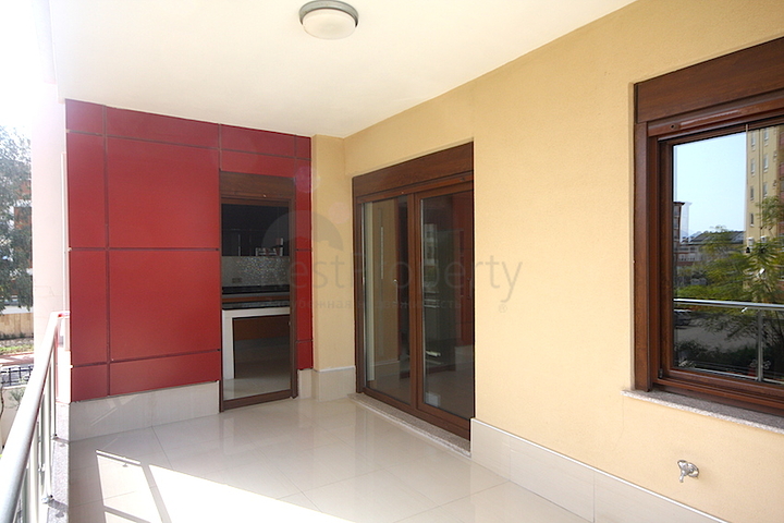 شقة باربع غرف نوم في أنطاليا ضمن مجمع سكني فاخر 