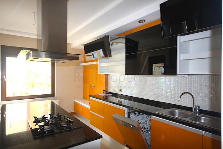 شقة باربع غرف نوم في أنطاليا ضمن مجمع سكني فاخر 