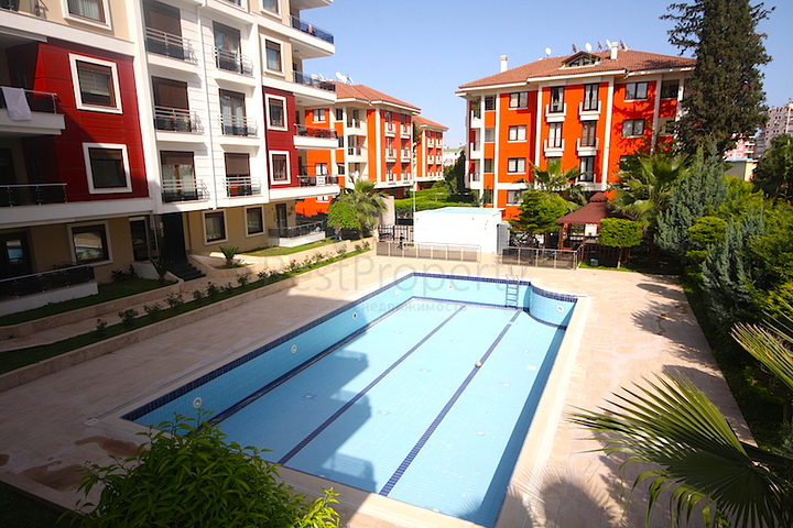 شقة باربع غرف نوم في أنطاليا ضمن مجمع سكني فاخر 