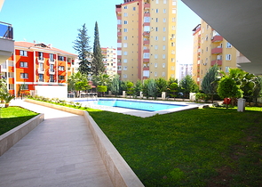 شقة باربع غرف نوم في أنطاليا ضمن مجمع سكني فاخر 