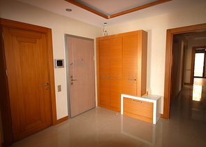 شقة باربع غرف نوم في أنطاليا ضمن مجمع سكني فاخر 