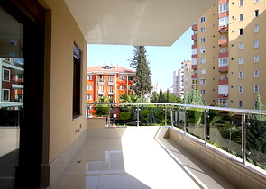 شقة باربع غرف نوم في أنطاليا ضمن مجمع سكني فاخر 