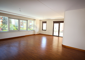 شقة باربع غرف نوم في أنطاليا ضمن مجمع سكني فاخر 