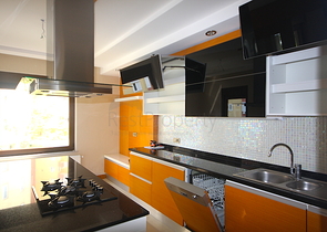 شقة باربع غرف نوم في أنطاليا ضمن مجمع سكني فاخر 