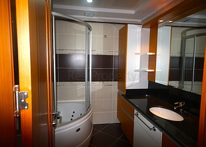 شقة باربع غرف نوم في أنطاليا ضمن مجمع سكني فاخر 