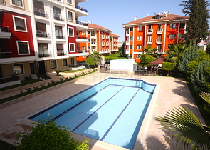 شقة باربع غرف نوم في أنطاليا ضمن مجمع سكني فاخر 