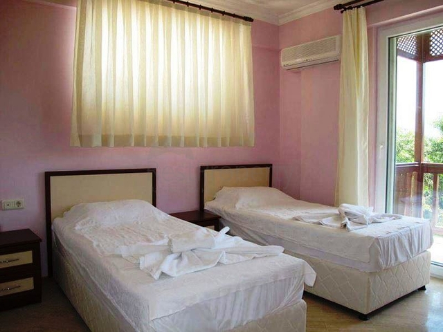 فيلا رائعة على شاطئ المتوسط في فيتهية