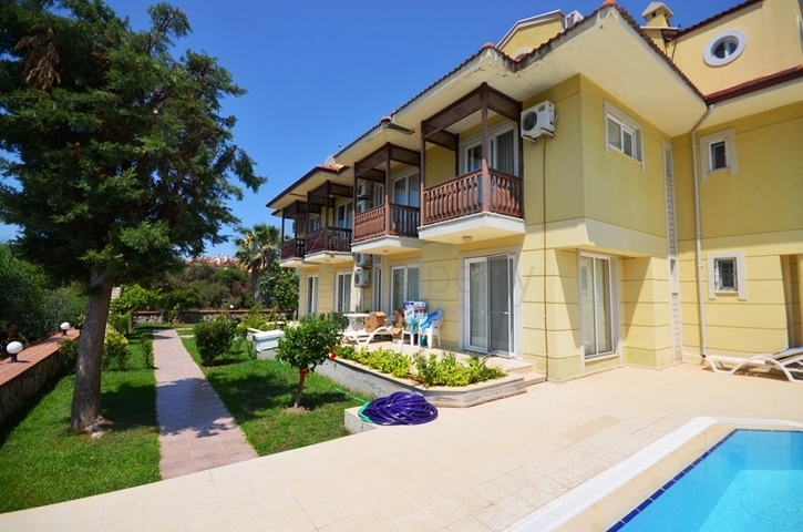 فيلا رائعة على شاطئ المتوسط في فيتهية