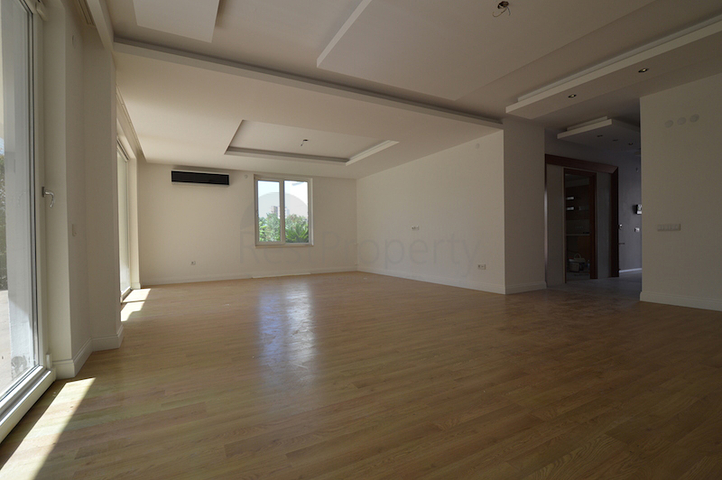 فيلا بست غرف نوم قريبة من شلالات دودين في لارا / أنطاليا