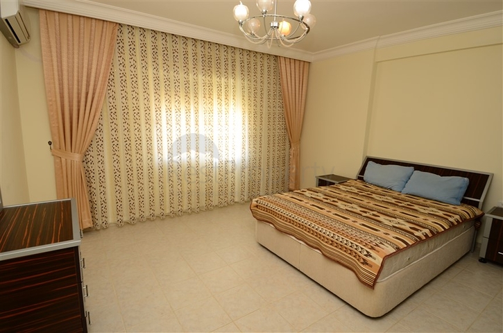 بينت هاوس باطلالة رائعة في ماهموت لار 