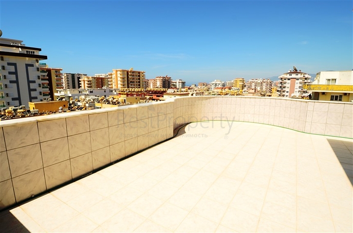 بينت هاوس باطلالة رائعة في ماهموت لار 