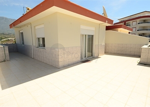 بينت هاوس باطلالة رائعة في ماهموت لار 