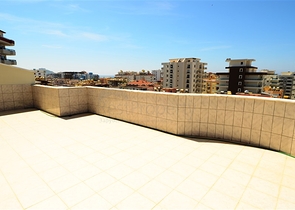 بينت هاوس باطلالة رائعة في ماهموت لار 