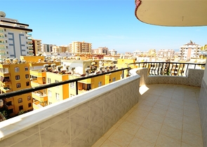 بينت هاوس باطلالة رائعة في ماهموت لار 