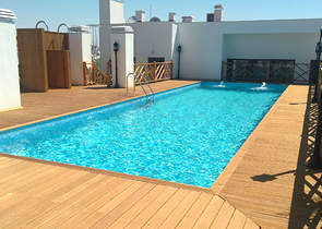 شقق بتصاميم مختلفة ضمن مجمع سكني عصري في أنطاليا