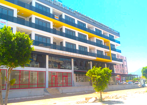 شقق بتصاميم مختلفة ضمن مجمع سكني عصري في أنطاليا