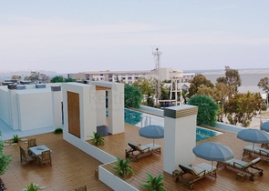 شقق بتصاميم مختلفة ضمن مجمع سكني عصري في أنطاليا