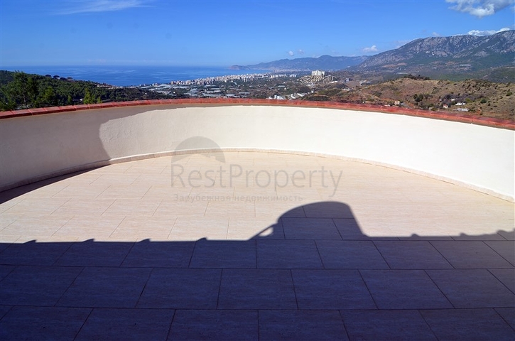 فيلا باطلالة بانورامية رائعة على شواطئ المتوسط في ألانيا / كاركي جاك