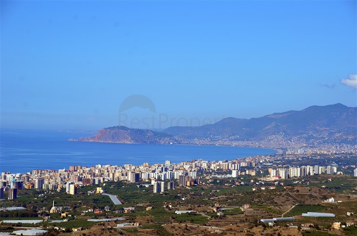 فيلا باطلالة بانورامية رائعة على شواطئ المتوسط في ألانيا / كاركي جاك