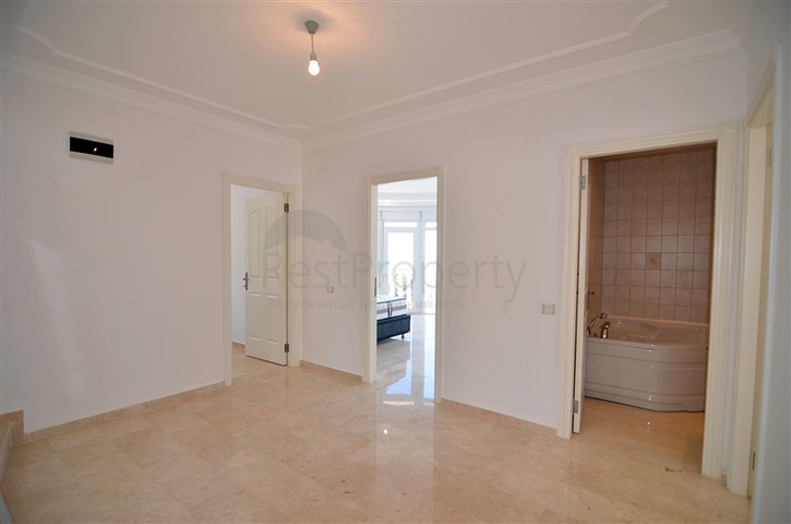 فيلا باطلالة بانورامية رائعة على شواطئ المتوسط في ألانيا / كاركي جاك