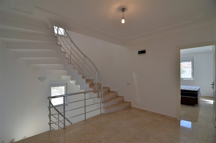 فيلا باطلالة بانورامية رائعة على شواطئ المتوسط في ألانيا / كاركي جاك