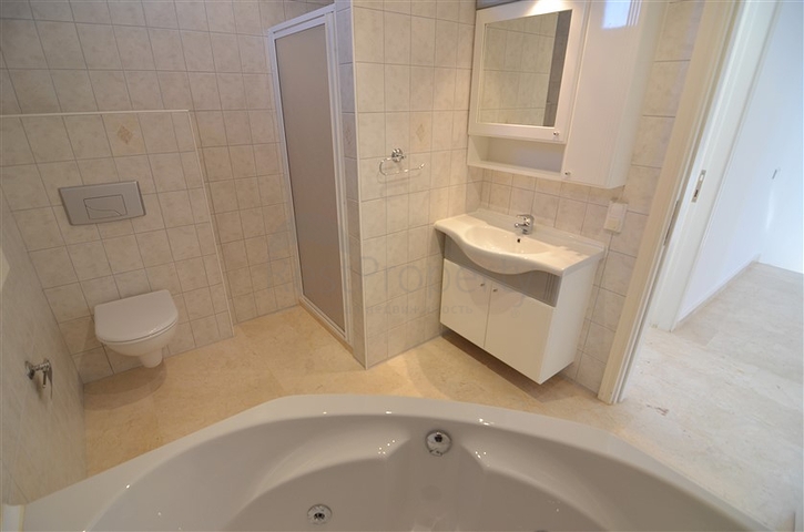 فيلا باطلالة بانورامية رائعة على شواطئ المتوسط في ألانيا / كاركي جاك