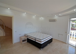 فيلا باطلالة بانورامية رائعة على شواطئ المتوسط في ألانيا / كاركي جاك