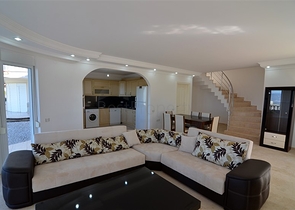 فيلا باطلالة بانورامية رائعة على شواطئ المتوسط في ألانيا / كاركي جاك