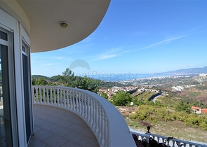 فيلا باطلالة بانورامية رائعة على شواطئ المتوسط في ألانيا / كاركي جاك