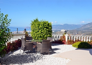 فيلا باطلالة بانورامية رائعة على شواطئ المتوسط في ألانيا / كاركي جاك