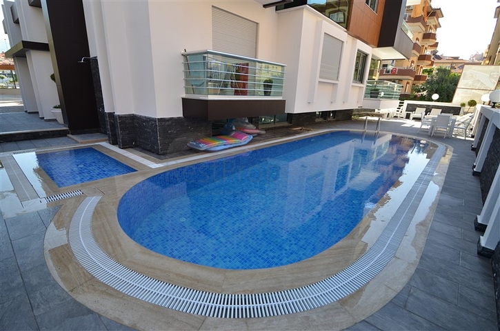 بينت هاوس في موقع مميز أوبا /الانيا