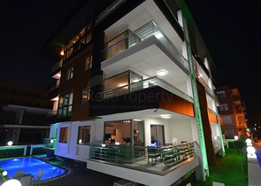 بينت هاوس في موقع مميز أوبا /الانيا