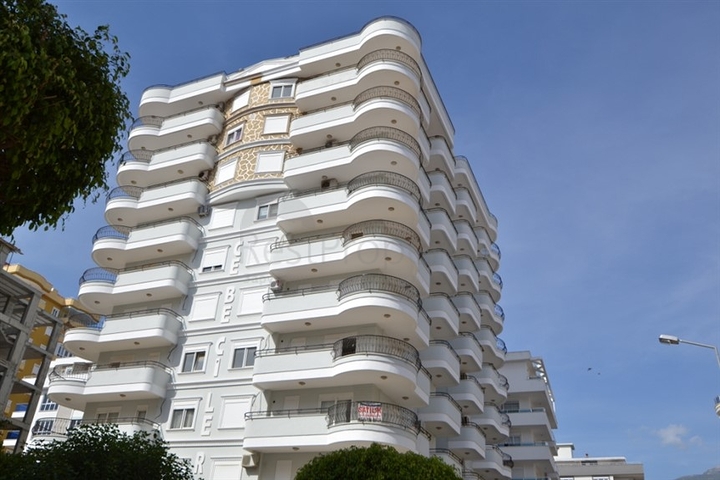 شقة ضمن مجمع فاخر وموقع وسعر جيدين في ماهموت لار