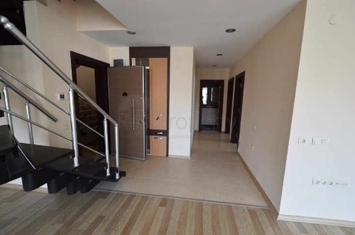 دوبلكس باطلالة بانورامية على البحر في أنطاليا