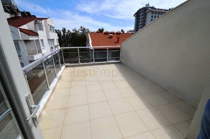 دوبلكس باطلالة بانورامية على البحر في أنطاليا