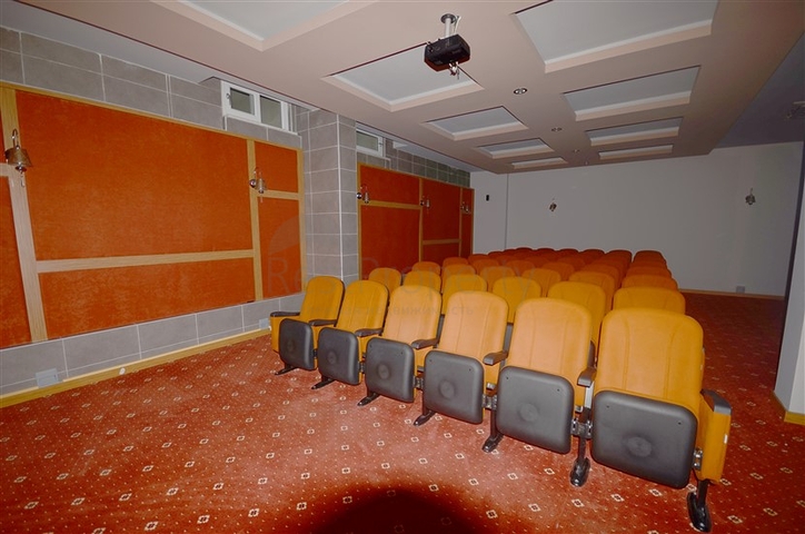 شقة ثلاث غرف و صالة في مجمع راقي في افسلار الانيا