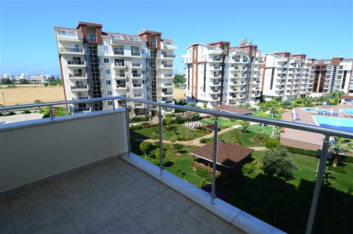 شقة ثلاث غرف و صالة في مجمع راقي في افسلار الانيا