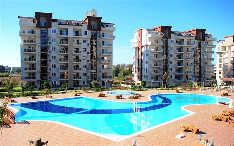 شقة ثلاث غرف و صالة في مجمع راقي في افسلار الانيا