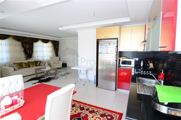 شقة ثلاث غرف و صالة في مجمع راقي في افسلار الانيا