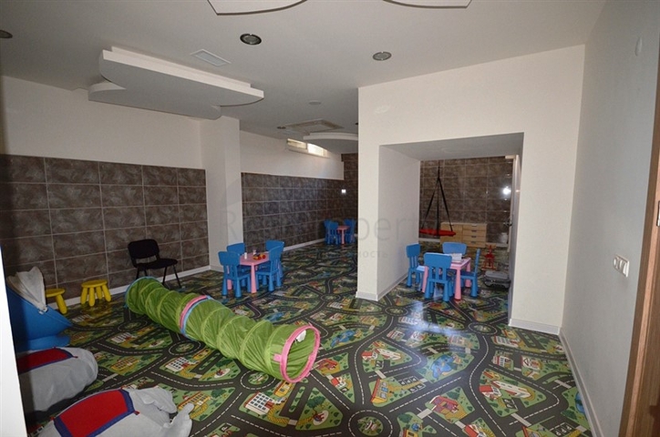 شقة ثلاث غرف و صالة في مجمع راقي في افسلار الانيا