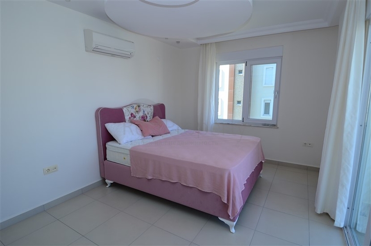 شقة ثلاث غرف و صالة في مجمع راقي في افسلار الانيا