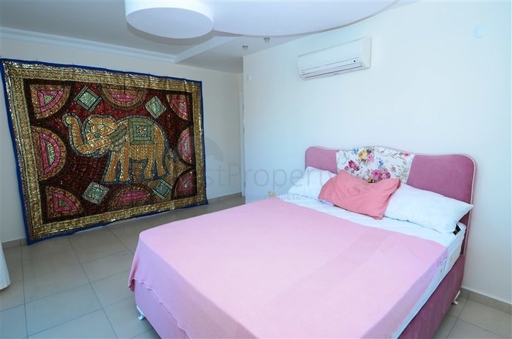 شقة ثلاث غرف و صالة في مجمع راقي في افسلار الانيا