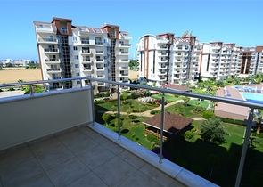 شقة ثلاث غرف و صالة في مجمع راقي في افسلار الانيا