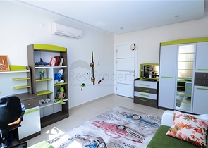 شقة ثلاث غرف و صالة في مجمع راقي في افسلار الانيا