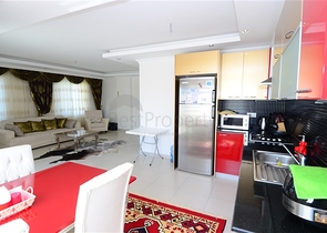 شقة ثلاث غرف و صالة في مجمع راقي في افسلار الانيا