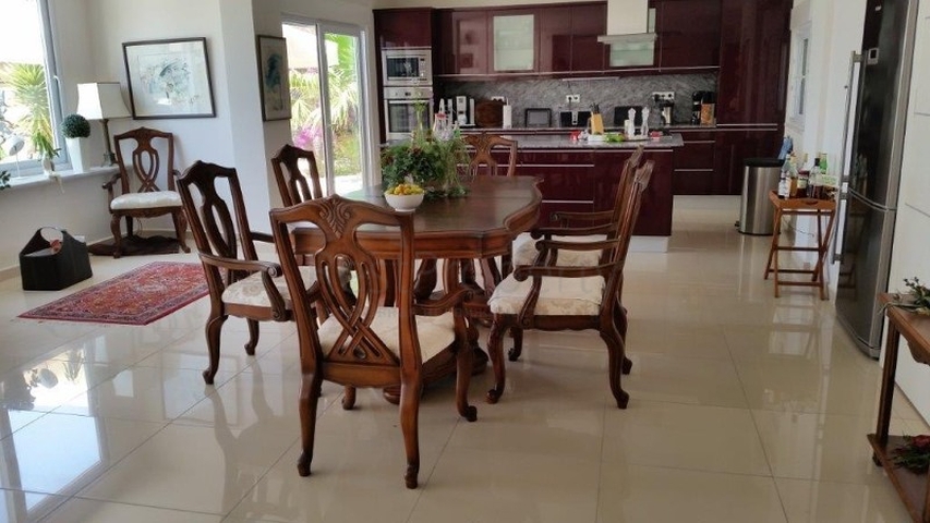 فيلا بموقع مميز في ألانيا /أوبا