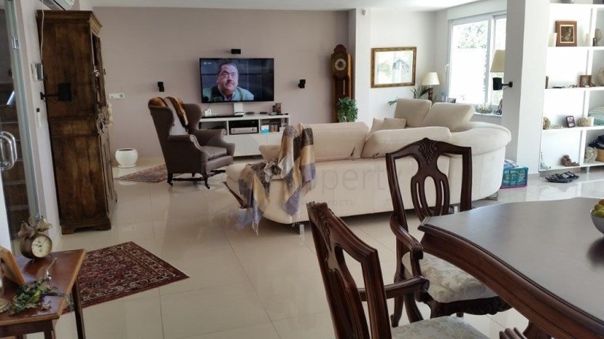 فيلا بموقع مميز في ألانيا /أوبا