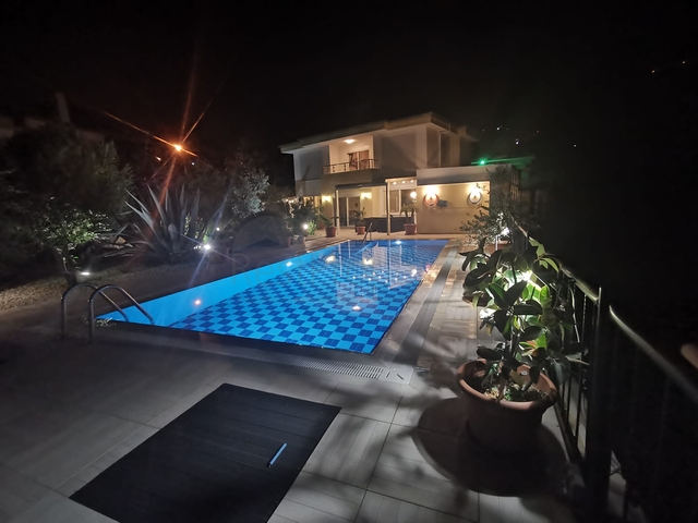 فيلا بموقع مميز في ألانيا /أوبا